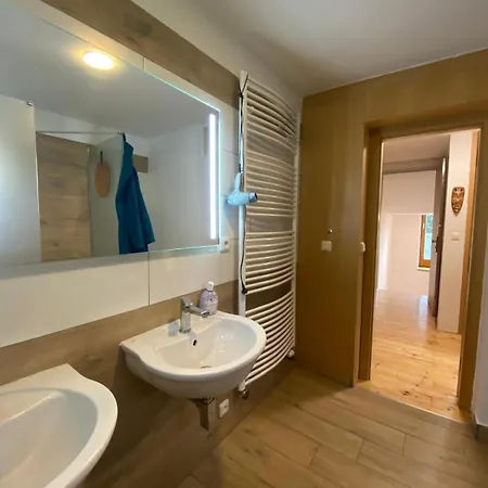 בית אירוח #3 With Double Bed In A With Nice Pool *