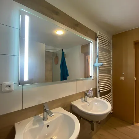 #3 With Double Bed In A With Nice Pool ホームステイ Vaňov